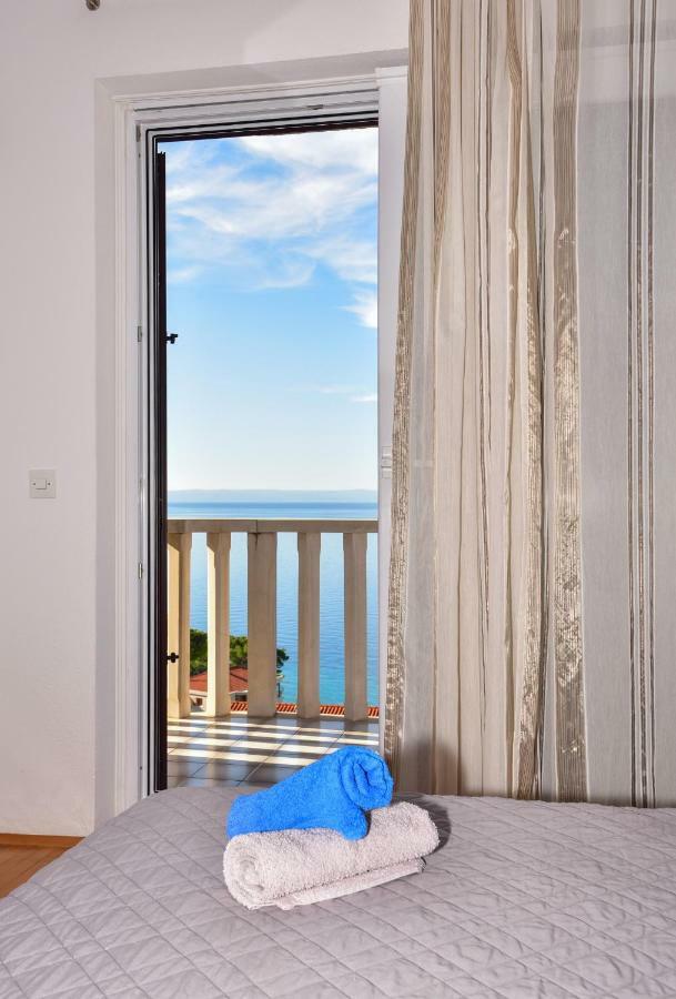 Apartments Mare Brela Esterno foto